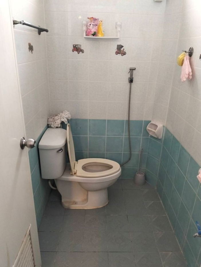 รูป ขายทาวน์เฮ้าส์ 2 ชั้น หมู่บ้านอยู่เจริญ 542 ทำเลดี เดินทางสะดวก    - รูปที่ 11/12