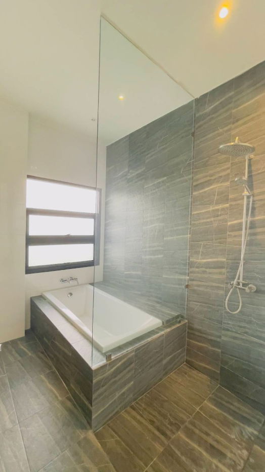 picture  Luxury house for rent with 4 bedrooms, 5 bathrooms, 1 kitchen, fully furnished with a private pool and large garden. - 12/23