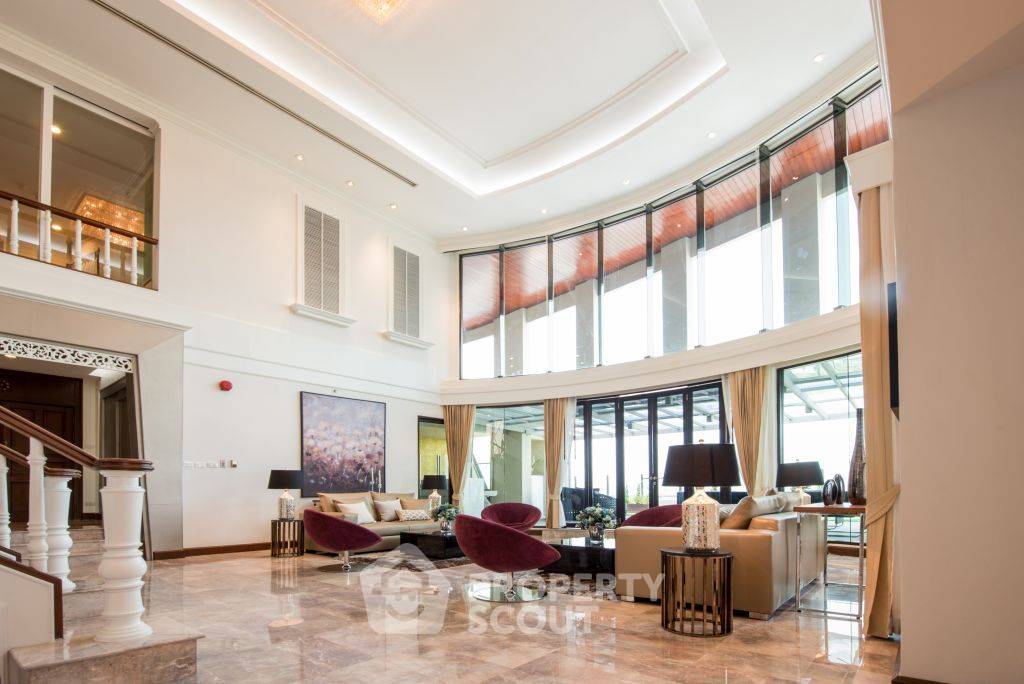 picture Spectacular High Rise 4-BR Penthouse near MRT Queen Sirikit National Convention Centre (ID 1286665) - 11/49