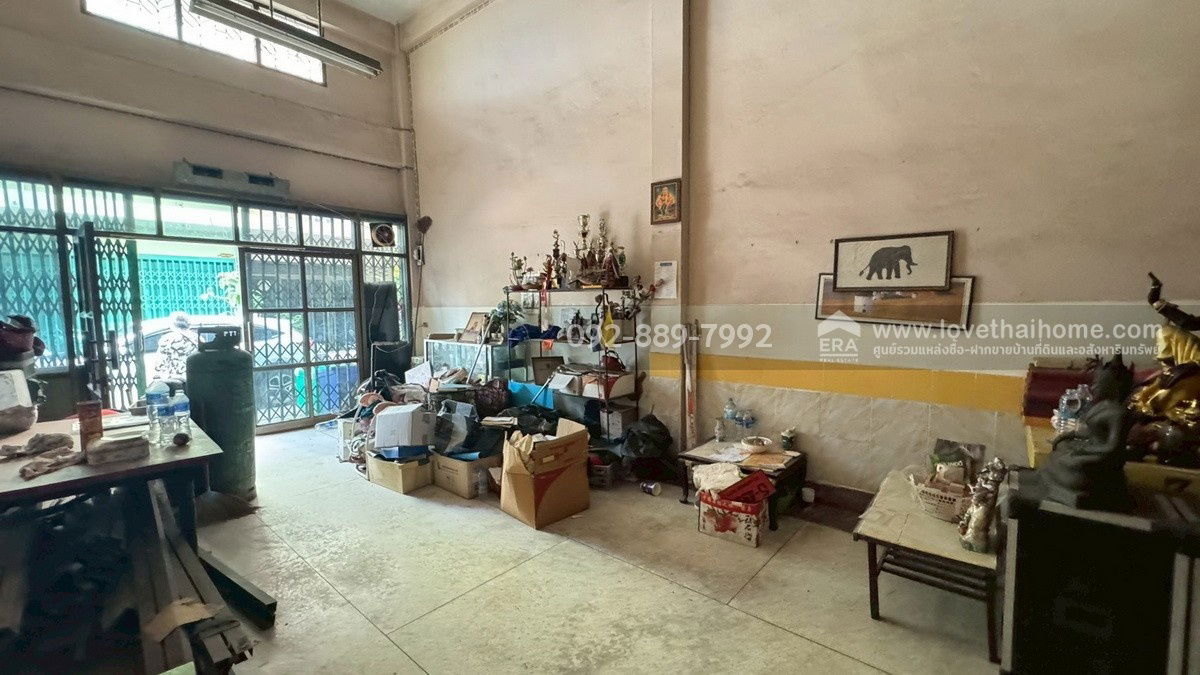 รูป ขายตึกแถว 3.5 ชั้น ถนนนิคมรถไฟ อยู่ในตัวเมืองมหาชัย สมุทรสาคร พื้นที่ 15.4 ตรว. ใกล้แลนด์มาร์ค มหาชัย ราคาถูก ทำเลดี - รูปที่ 8/10