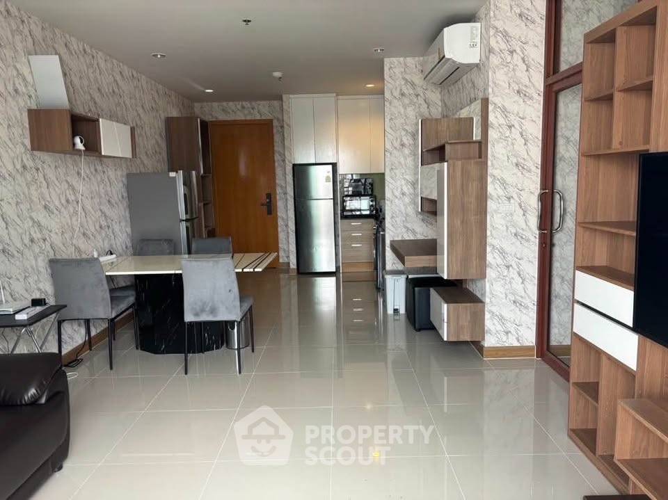 picture 2-BR Condo at Circle Condominium near MRT Phetchaburi (ID 2395864) - 1/10