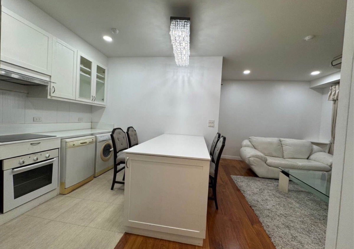 picture Baan Thanon              Sarasin  - 3/10