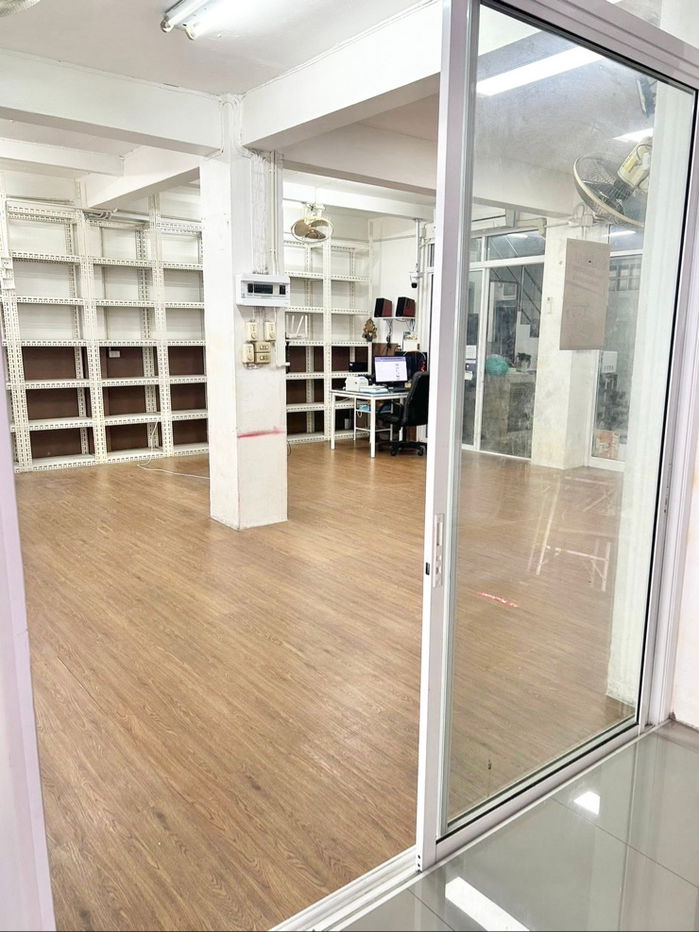 รูป ให้เช่าเฉพาะพื้นที่ด้านล่างทั้งหมด 3 คูหา.อยู่พระราม 6 ซอย 31 ราชเทวี - รูปที่ 5/5