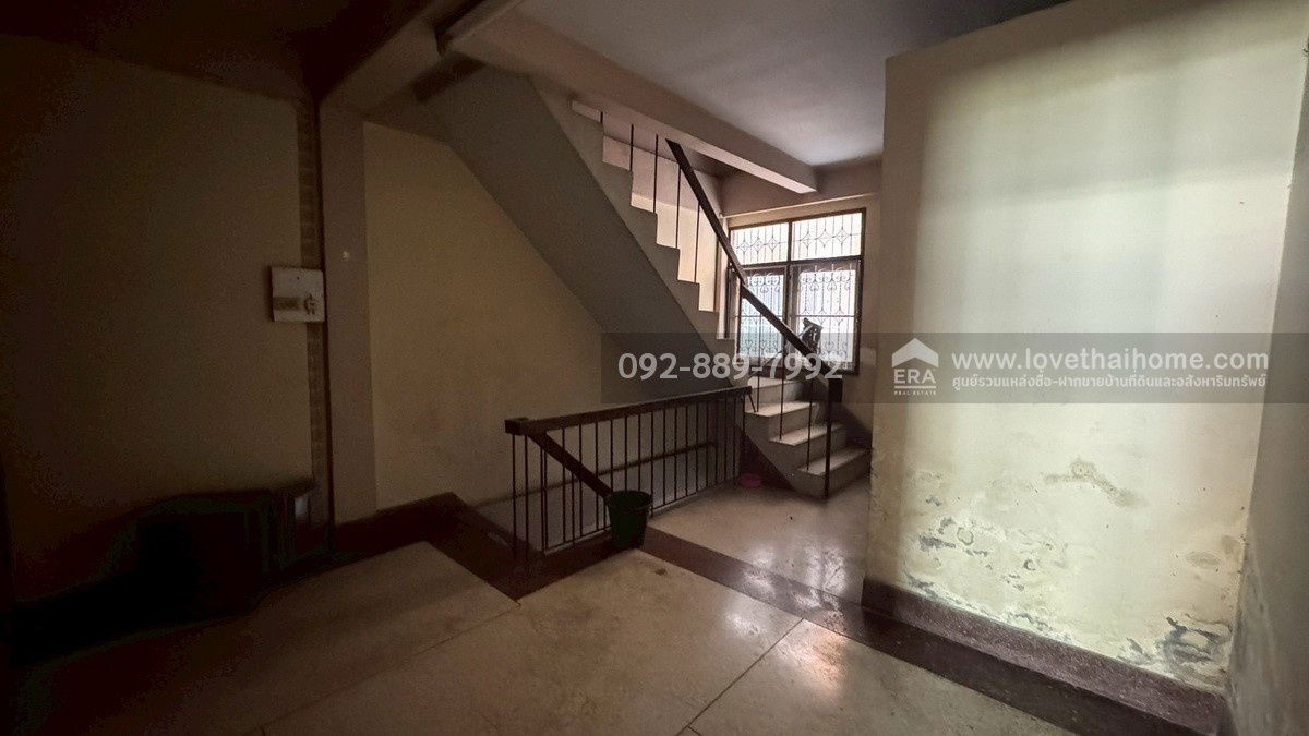 รูป ขายตึกแถว 3.5 ชั้น ถนนนิคมรถไฟ อยู่ในตัวเมืองมหาชัย สมุทรสาคร พื้นที่ 15.4 ตรว. ใกล้แลนด์มาร์ค มหาชัย ราคาถูก ทำเลดี - รูปที่ 6/10