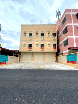 อาคารพาณิชย์ เทสโก้โลตัส ศรีนครินทร์ : THE TOUCH 28 อาคารพาณิชย์สร้างใหม่ 3 ชั้น 3 ห้องนอน 4 ห้องน้ำ ซอยทรัพย์บุญชัย 28