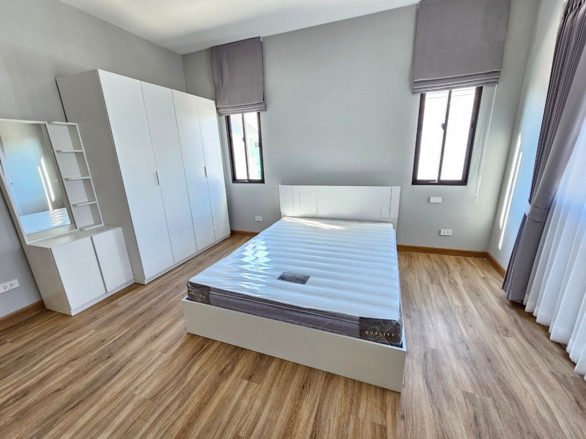 picture Two storey house for rent with 4 bedrooms,3 toilets and 1 kitchen.  - 8/16