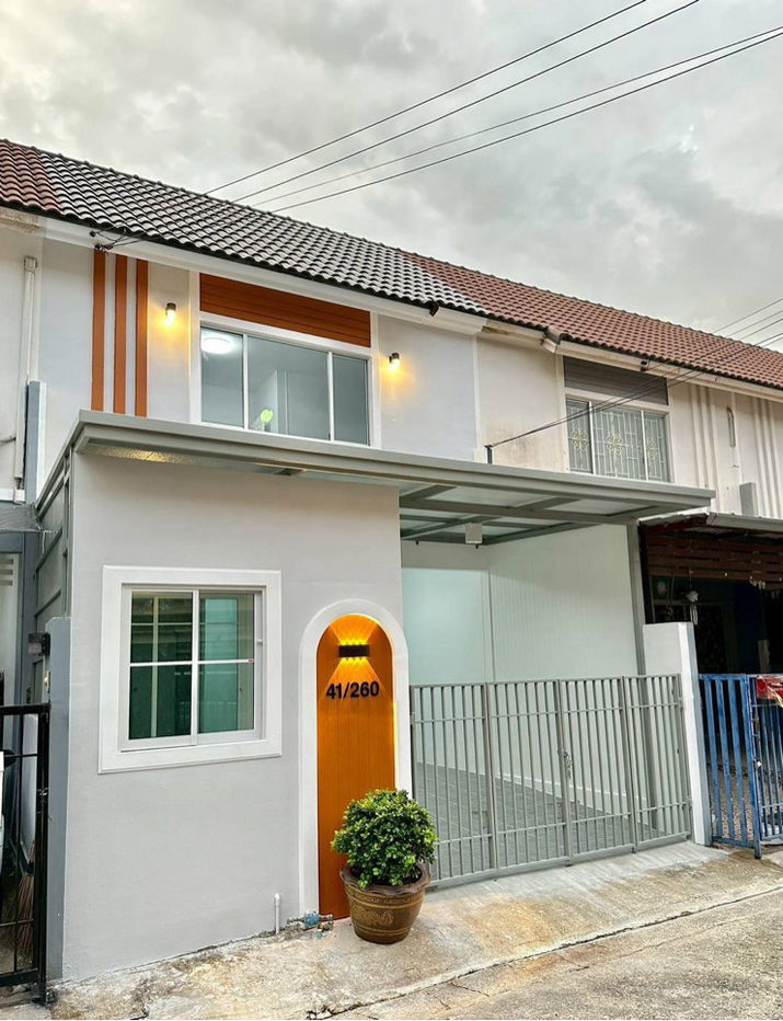 รูป ขายทาวน์โฮมมือสองรีโนเวทใหม่ พร้อมอยู่ บางใหญ่ หมู่บ้านพฤกษา 45 - รูปที่ 2/18