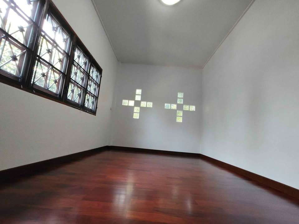 รูป HR3064ให้เช่าบ้านเดี่ยวชั้นเดียว สไตล์ Tropical Cozy ในทำเลศักยภาพ โชคชัย 4 สตรีวิทยา 2 - รูปที่ 2/10