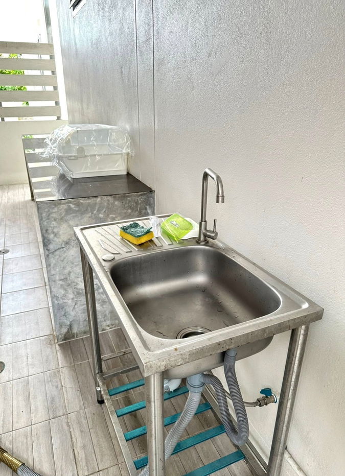 picture Single storey house for rent with 3 bedrooms,2 toilets and 1 kitchen. - 11/13