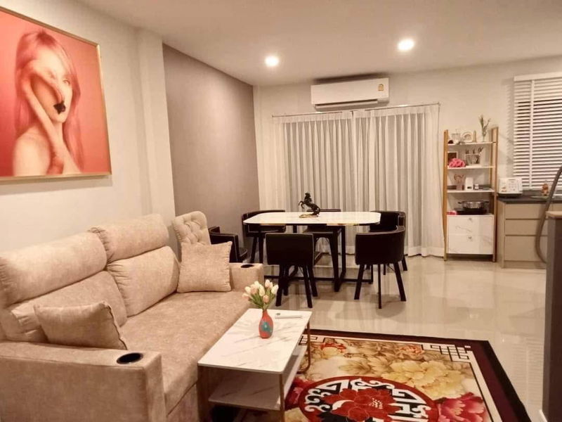 Townhouses for rent : For rent, for rent, townhouse, Sukhumvit-Srinakarin, cheap price, interested, Line: @951qfbfi