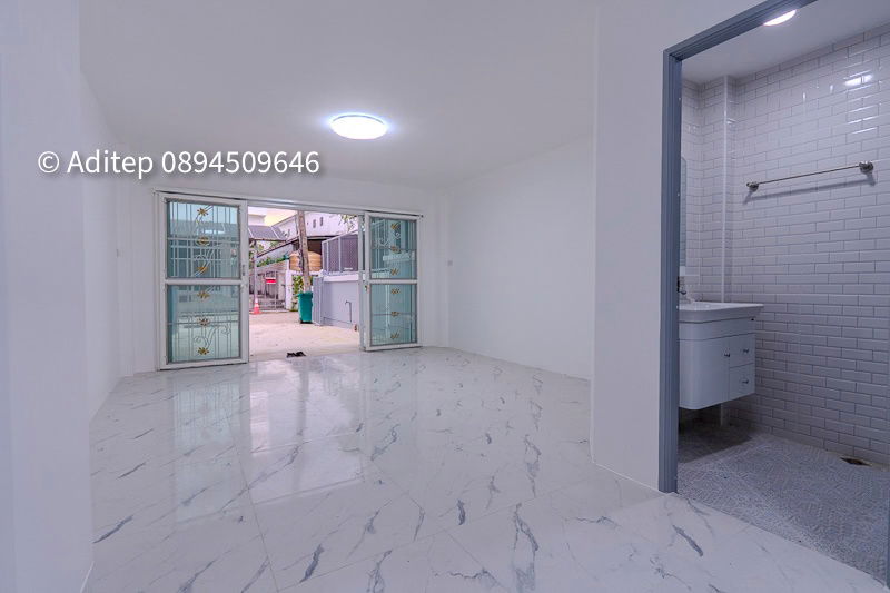 picture Townhome for sale in Nam Daeng-Bang Phli 14, completely renovated, beautiful like a new home, near MRT Sri Dan, 3 Fl, 23 sq m, 3 bedrooms, 3 bathrooms - 11/26