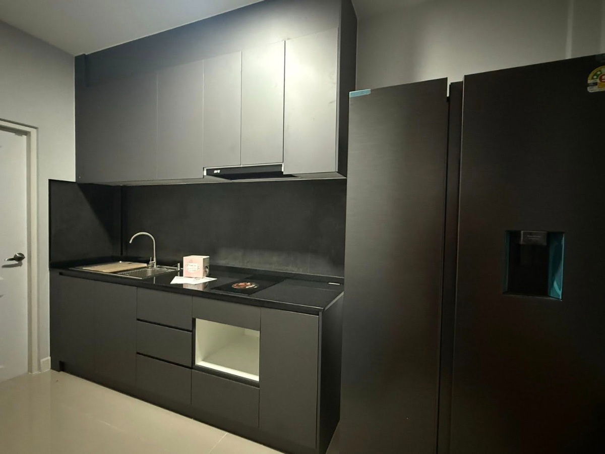 picture FOR RENT !! : Grande Pleno Sukhumvit - Bangna  | 80K. per month |  Land: 161 sq.m | 46.4 sq.wah  3Beds4Baths  Parking: 2 cars  - 7/24