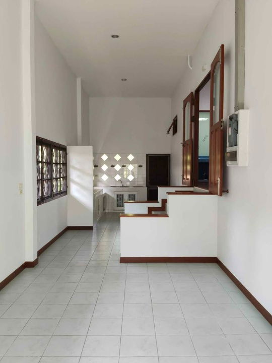 รูป HR3064ให้เช่าบ้านเดี่ยวชั้นเดียว สไตล์ Tropical Cozy ในทำเลศักยภาพ โชคชัย 4 สตรีวิทยา 2 - รูปที่ 3/10