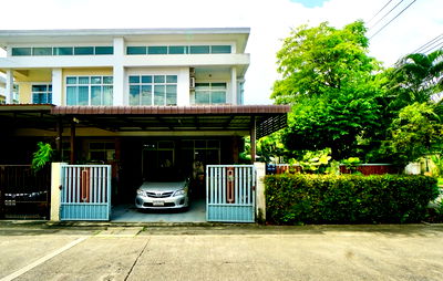 บ้านแฝด ถนนราชพฤกษ์-นนทบุรี : ขาย บ้านแฝด โครงการปัญฐิญา 3 ราชพฤกษ์–พระราม 5 ขนาด 49.7 ตร.ว. 128 ตร.ม. 3ห้องนอน หลังมุมหน้าโครงการ ทำเลศักยภาพ ใกล้รถไฟฟ้าสายสีม่วง