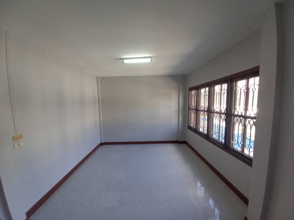 รูป 🔥 ให้เช่าบ้านทำเลดี เลียบคลองสอง รามอินทรา  หมู่บ้านวรารักษ์ รามอินทรา มี 3 ห้องนอน 2 ห้องน้ำ  เช่า 8000 บาท/เดือน - รูปที่ 9/18