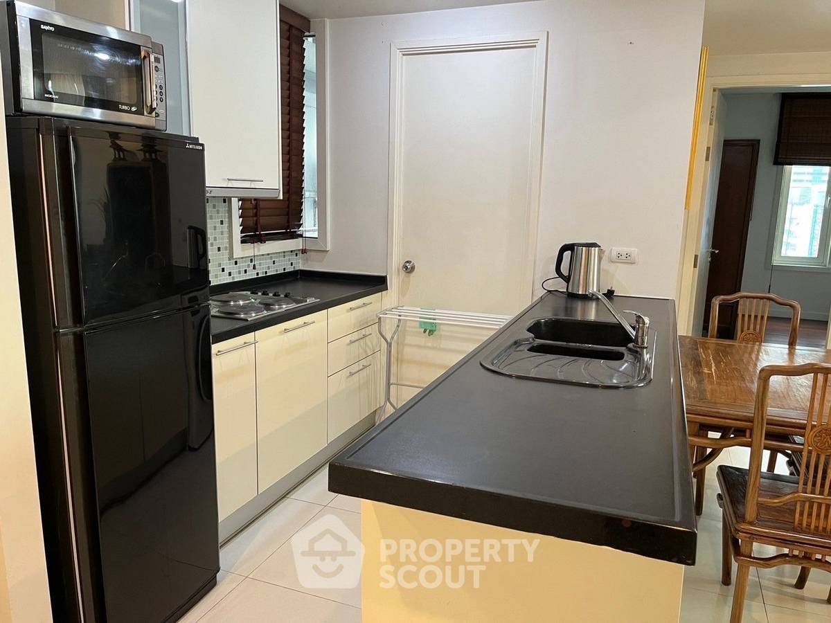 picture 2-BR Condo at Manhattan Chidlom near BTS Chit Lom (ID 1915727) - 4/9