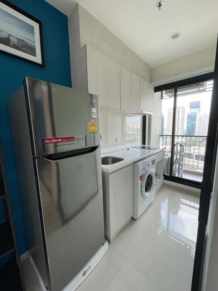 picture RS3785 Life Asoke Phetchaburi for rent, next to MRT Phetchaburi. - 1/7