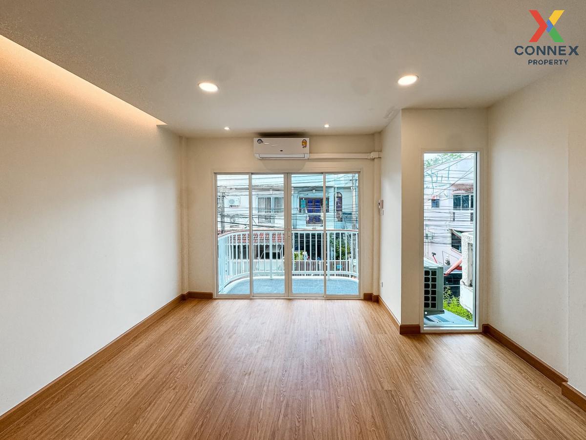 picture For Sale Townhome Lat Phrao 71, newly renovated, 3.39 million, 900 meters from MRT , Wang Thong Lang , Wang Thong Lang , Bangkok , CX-137062 ✅ Live chat with us ADD LINE @connexproperty ✅  - 5/12