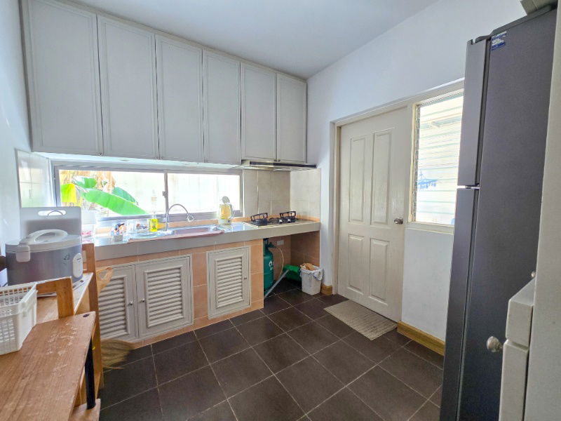 รูป ให้เช่า บ้านเดี่ยว 2 ชั้น หมู่บ้าน เฮ้าส์ ออฟ เดอะ คานารี่ – สวนเสือศรีราชา เฟอร์นิเจอร์บิ้วอิน พร้อมเครื่องใช้ไฟฟ้าครบ จอดรถได้ 2 คัน พร้อมเข้าอยู่ - รูปที่ 16/21