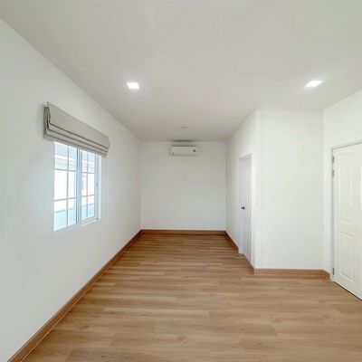 picture FOR RENT GOLDEN NEO SUKHUMVIT - LASALLE / 4 bedrooms 3 bathrooms / 40 Sqw. 140 Sqm. **57,000** CLOSE TO BTS SAMRONG - 7/12