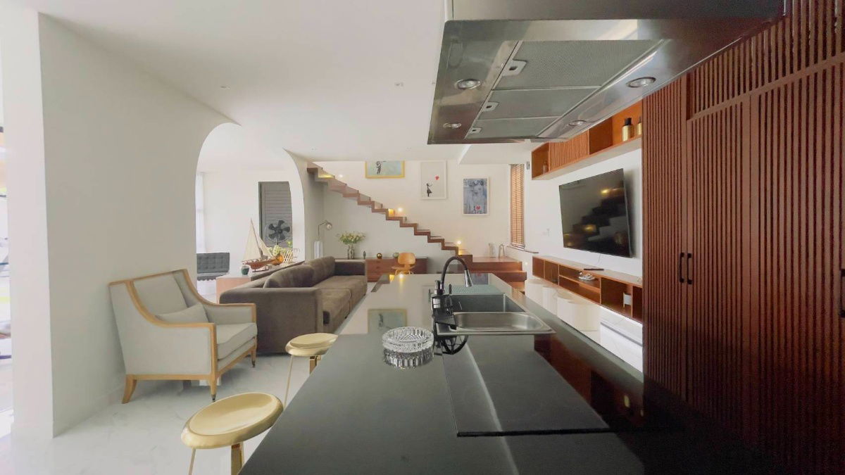 picture  Luxury house for rent with 4 bedrooms, 5 bathrooms, 1 kitchen, fully furnished with a private pool and large garden. - 8/23