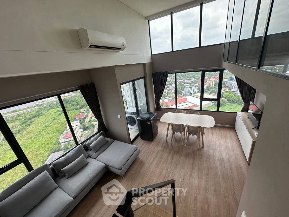 picture 3-BR Condo at Landmark @MRTA Station in Bang Kapi (ID 2461864) - 2/15
