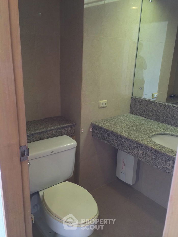 picture 3-BR Condo at River Heaven Chareonkrung in Bang Kho Laem (ID 414302) - 17/21