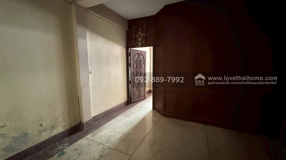 รูป ขายตึกแถว 3.5 ชั้น ถนนนิคมรถไฟ อยู่ในตัวเมืองมหาชัย สมุทรสาคร พื้นที่ 15.4 ตรว. ใกล้แลนด์มาร์ค มหาชัย ราคาถูก ทำเลดี - รูปที่ 5/10