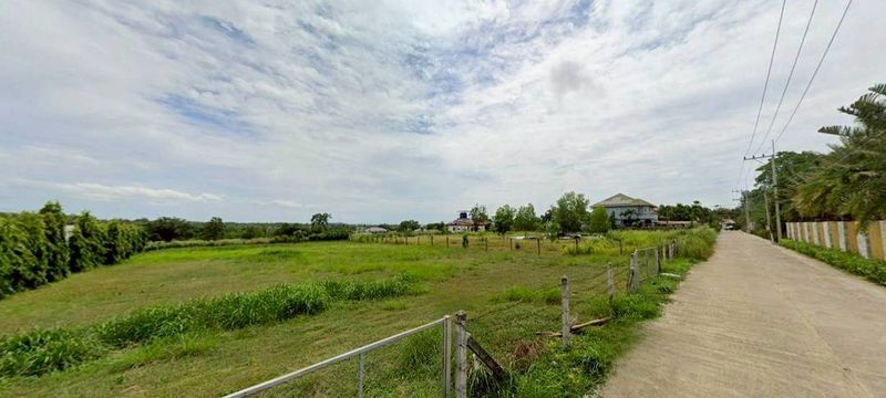 รูป ขายที่ดินพัทยา แปลงสวย ทำเลดี ใกล้สนามกอล์ฟสยามคันทรีคลับ - รูปที่ 3/4