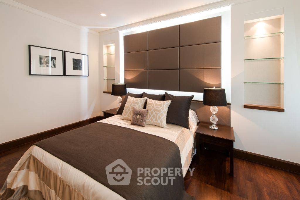 picture Spectacular High Rise 4-BR Penthouse near MRT Queen Sirikit National Convention Centre (ID 1286665) - 3/49