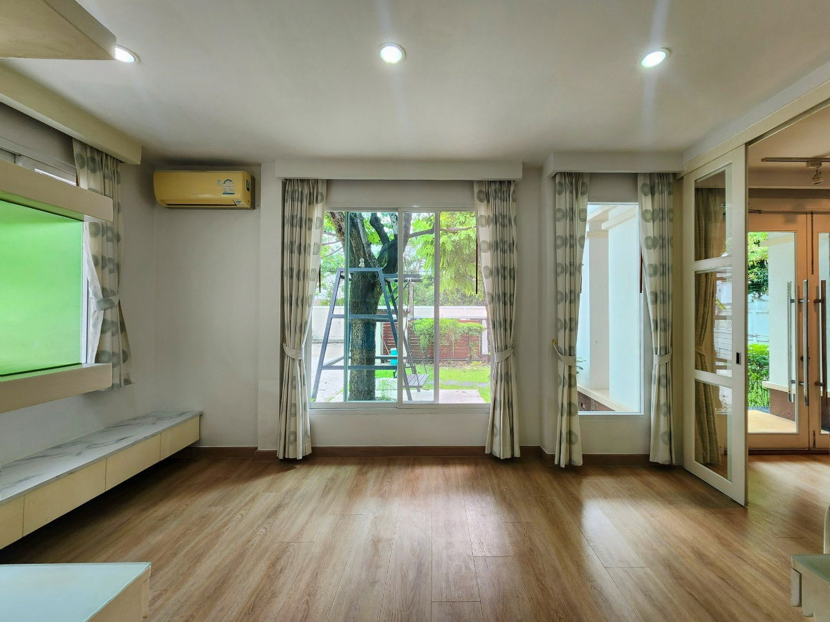 รูป HR3059ให้เช่าบ้านเดี่ยวหรู โครงการบ้านลาดพร้าว Exclusive and Residence ติดถนนเลียบด่วนเอกมัย- รามอินทราใกล้ห้าง เซ็นทรัล อีสวิล ใกล้ทางด่วน    - รูปที่ 31/51