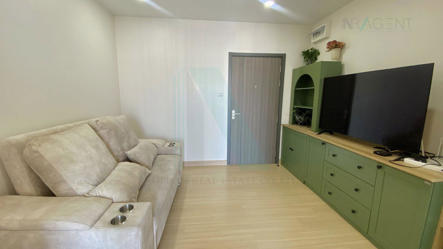 picture For Rent Condo SUPALAI VERANDA SUKHUMVIT 117 Building 1, Floor 33,1 bed room, Room size 35 sqm - 7/8