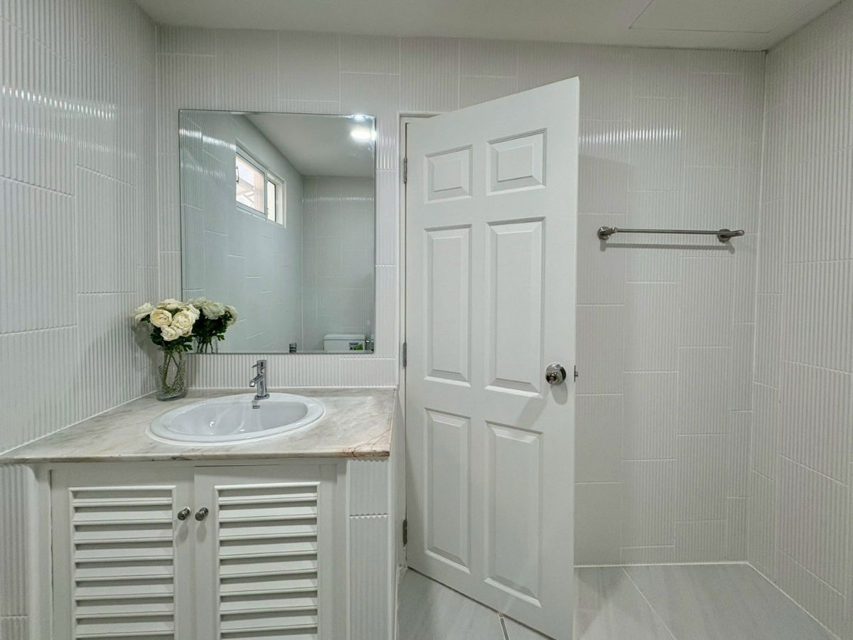 รูป เช่า ให้เช่า ปล่อยเช่า Pool Villa กลางรัชดา ราคาถูก สนใจ Line: @951qfbfi - รูปที่ 19/20