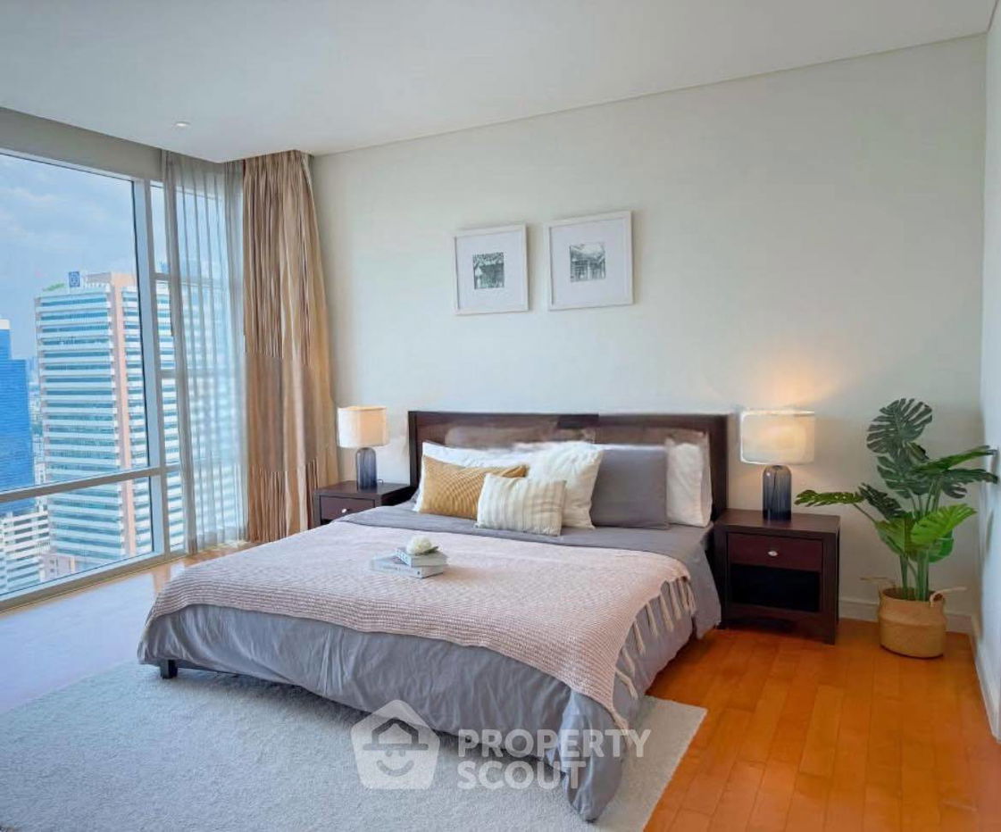 picture 2-BR Condo at Fullerton Sukhumvit near BTS Ekkamai (ID 2393521) - 2/5