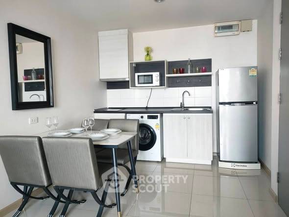 picture 2-BR Condo at Life Ratchadapisek near MRT Huai Khwang (ID 2459281) - 2/12