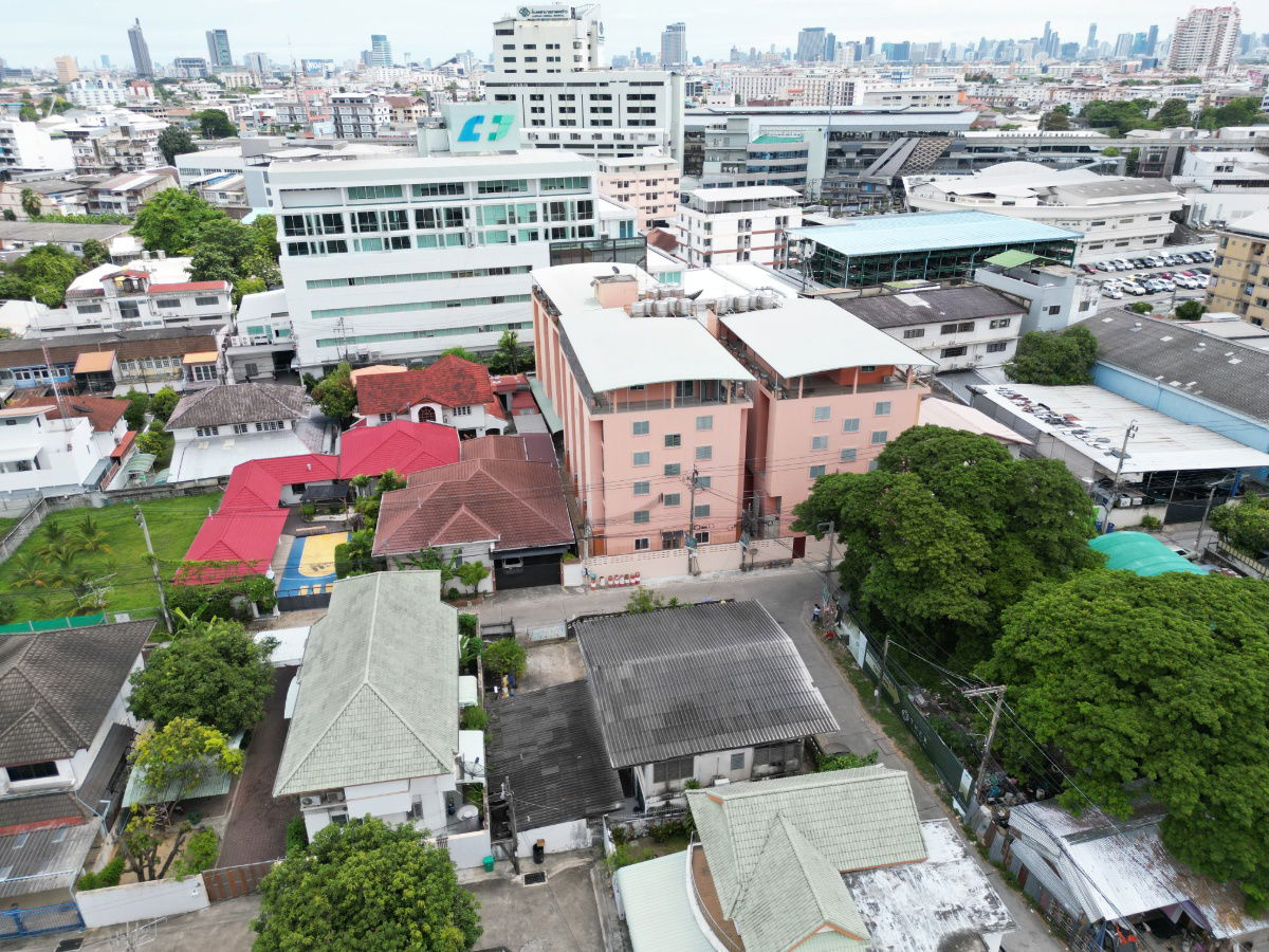 รูป ขายที่ดินสวย แปลงมุม 105 ตรว. กว้าง 20 ลึก 21 เมตร ซอยลาดพร้าว 93 95 97 99 ใกล้ รพ.ลาดพร้าว ฟู้ดแลนด์ลาดพร้าว สถานีรถไฟฟ้า BTS มหาดไทย - รูปที่ 20/21