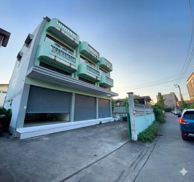 Commercial building for rent on Sukhumvit 105 Road (SPSAD3671)