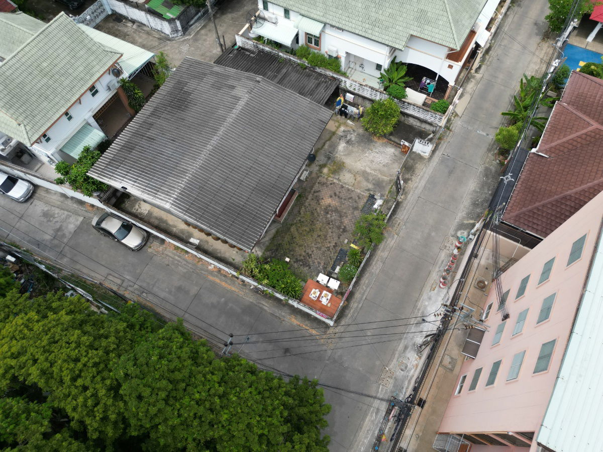 รูป ขายที่ดินสวย แปลงมุม 105 ตรว. กว้าง 20 ลึก 21 เมตร ซอยลาดพร้าว 93 95 97 99 ใกล้ รพ.ลาดพร้าว ฟู้ดแลนด์ลาดพร้าว สถานีรถไฟฟ้า BTS มหาดไทย - รูปที่ 11/21