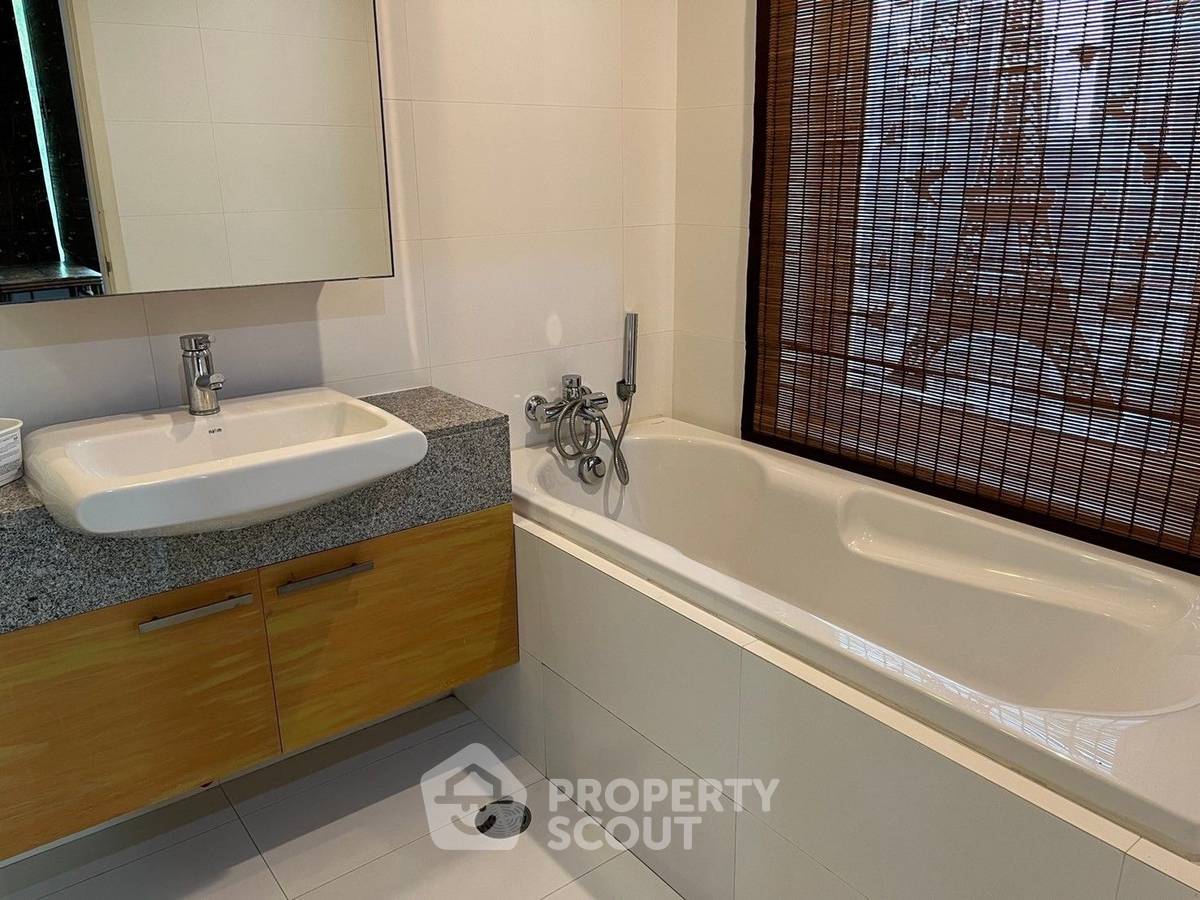 picture 2-BR Condo at Manhattan Chidlom near BTS Chit Lom (ID 1915727) - 7/9