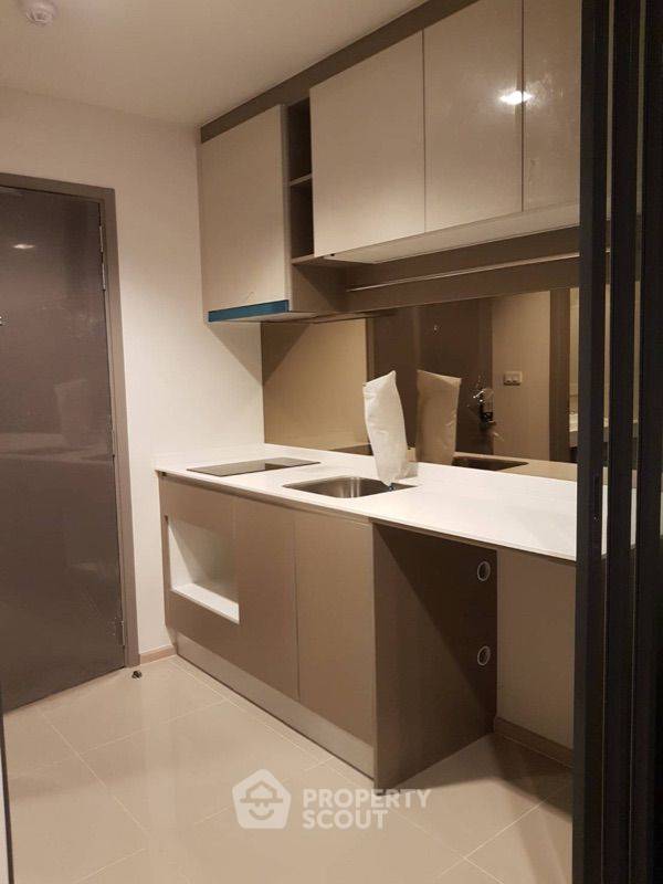 picture 1-BR Condo at Ideo Sathorn-Wongwian Yai near BTS Wongwian Yai (ID 366042) - 1/5