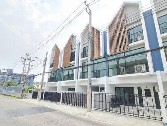 รูป ให้เช่าสำนักงาน ทาวน์โฮม 3 ชั้น  โครงการ เดคโค โฮม ซอยสุขุมวิท 70/5 /  ห่าง BTS แบริ่ง 300 เมตร (เดินได้) / ไม่มีแอร์ / เหมาะเป็นสำนักงาน จดบริษัทได้ - รูปที่ 1/14