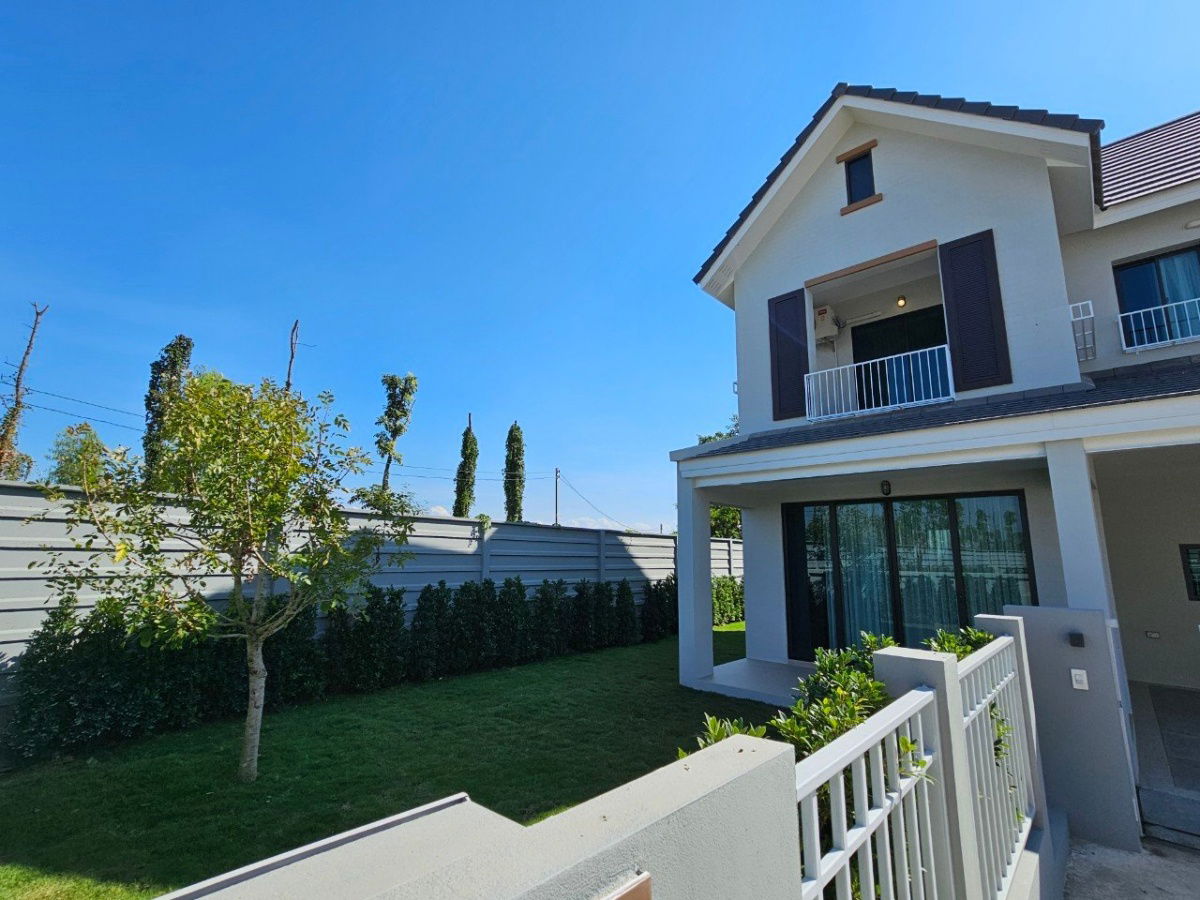 picture Two storey house for rent with 4 bedrooms,3 toilets and 1 kitchen.  - 14/16