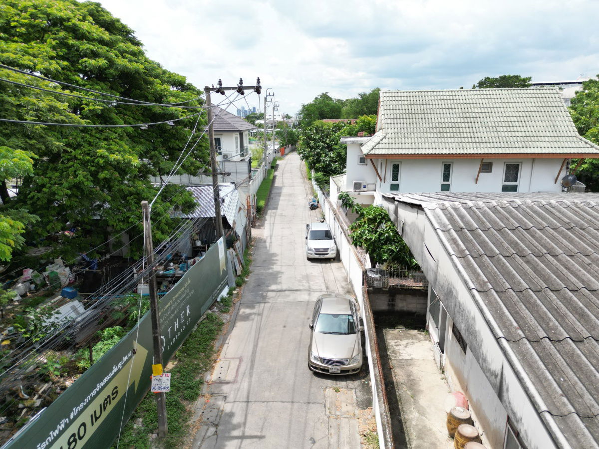 รูป ขายที่ดินสวย แปลงมุม 105 ตรว. กว้าง 20 ลึก 21 เมตร ซอยลาดพร้าว 93 95 97 99 ใกล้ รพ.ลาดพร้าว ฟู้ดแลนด์ลาดพร้าว สถานีรถไฟฟ้า BTS มหาดไทย - รูปที่ 14/21