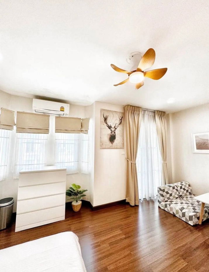 picture Townhouse for rent, Leon Village, Sukhumvit 62, 24.6 sqw 201 sqm 3 bedrooms, 3 bathrooms, 3 floors, parking for 2 cars - 9/12