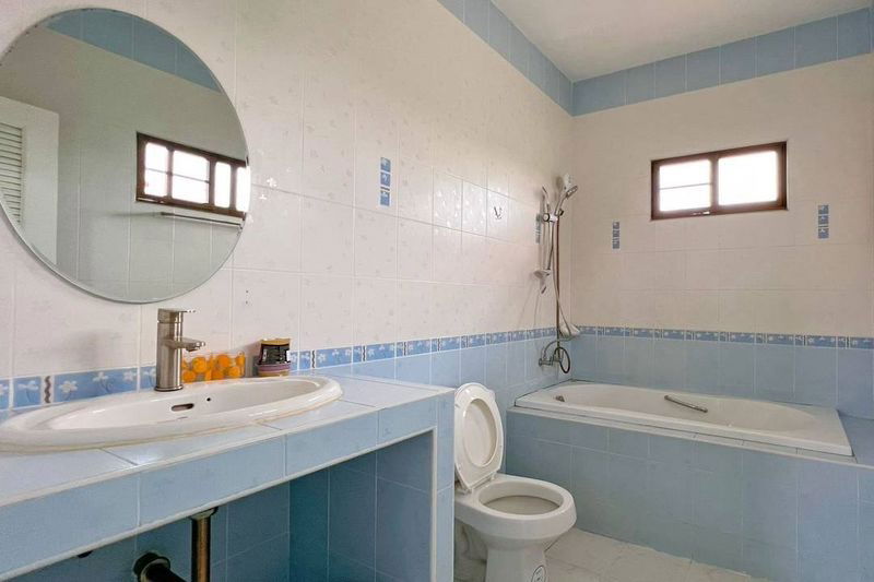 รูป ให้เช่า Royal View Village (รอยัล วิว วิลเลจ) 4 ห้องนอน 3 ห้องน้ำ - รูปที่ 11/14