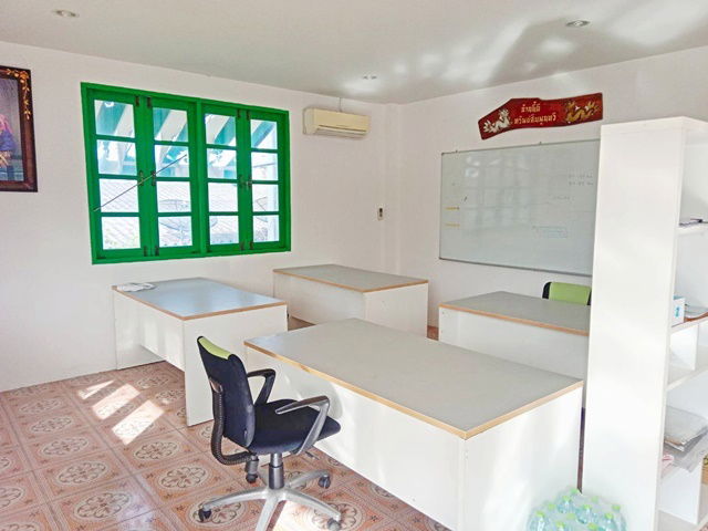 รูป รร.อนุบาลบ้านแม่น้ำคู้ 2.8 กม 2ไร่ นิคมอุตสาหกรรม WHA4 3.6กม. ขาย-ให้เช่าโรงงาน 2,012 ตร.ม. ตลาดแยกพวงมาลัย 1.9 กม. 2ชั้น รพ.ปลวกแดง ระยอง - รูปที่ 6/8