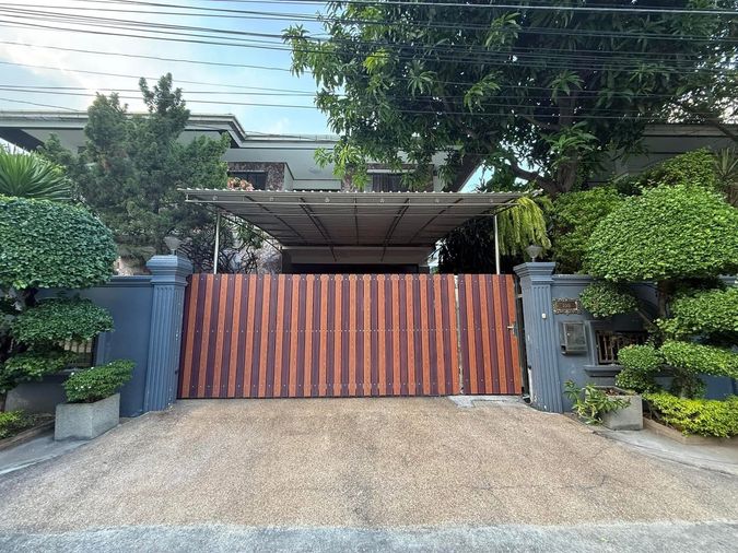 For rent, for lease, single house, Ramkhamhaeng 43/1, cheap price, interested Line: @951qfbfi