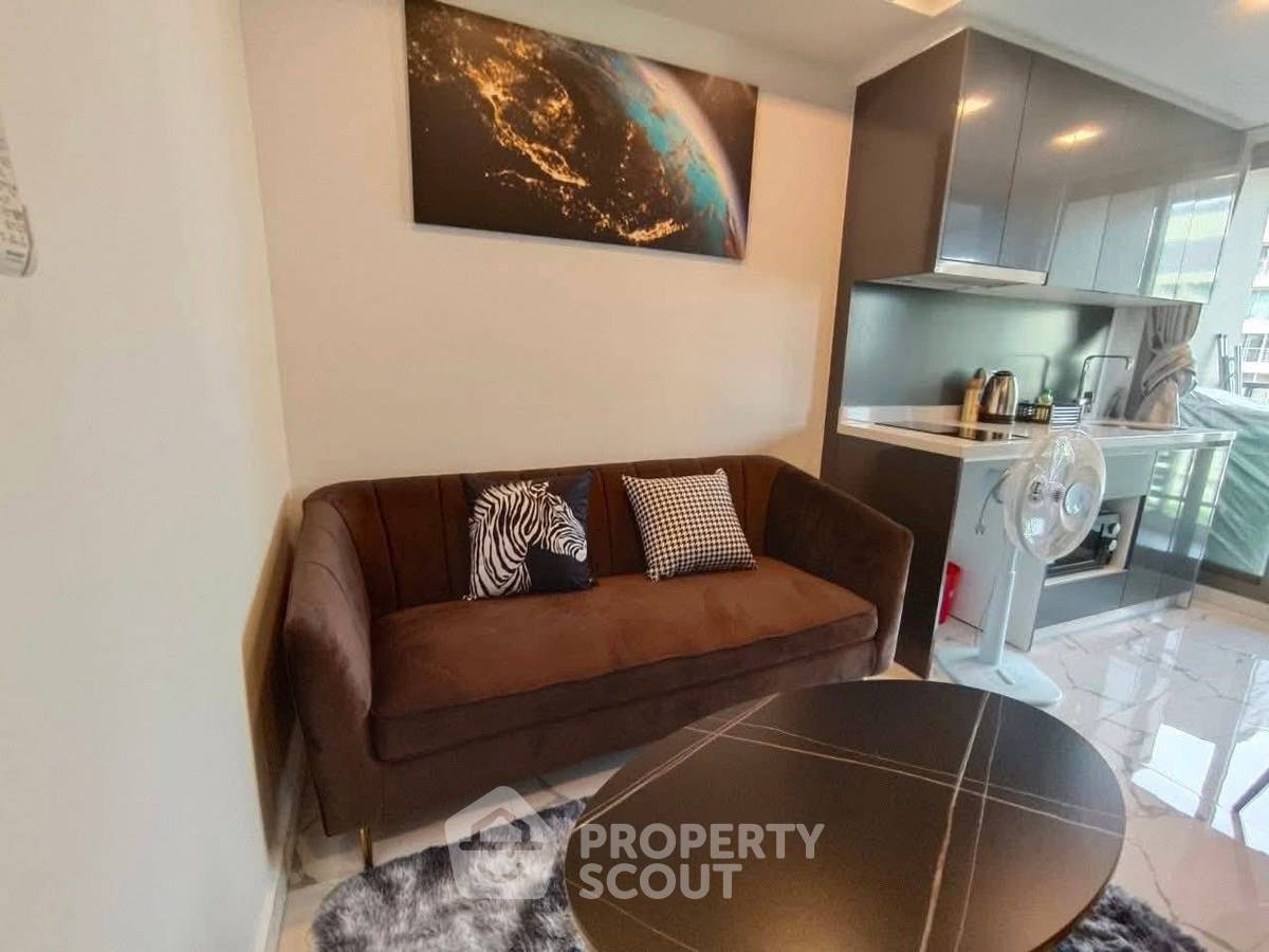 รูป คอนโด 1-ห้องนอน ที่ อาคาเดีย เซ็นเตอร์ สูท ใกล้ ถนนพระตำหนัก พัทยา (ID 2418878) - รูปที่ 4/9