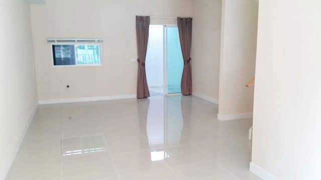 รูป 🏡✨ ให้เช่าด่วน! ทาวน์โฮม 2 ชั้น The Color บางนา-วงแหวน (3 นอน 2 น้ำ) แอร์ 4 ตัว! ใกล้ MEGA Bangna 🛒 เพียง 14,000 บาท/เดือน - รูปที่ 2/5