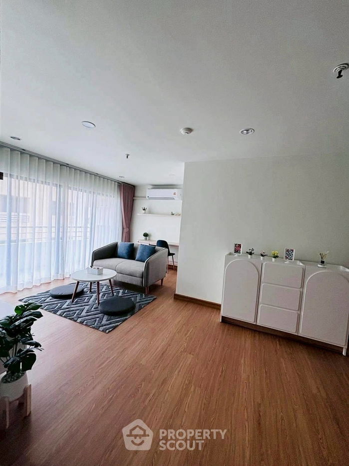 รูป คอนโด 2-ห้องนอน ที่ ท็อป วิว ทาวเวอร์ คอนโดมิเนียม ใกล้ BTS ทองหล่อ (ID 2368213) - รูปที่ 4/13